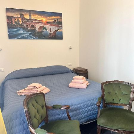 Minihouselarissa Diverona Bagian luar foto