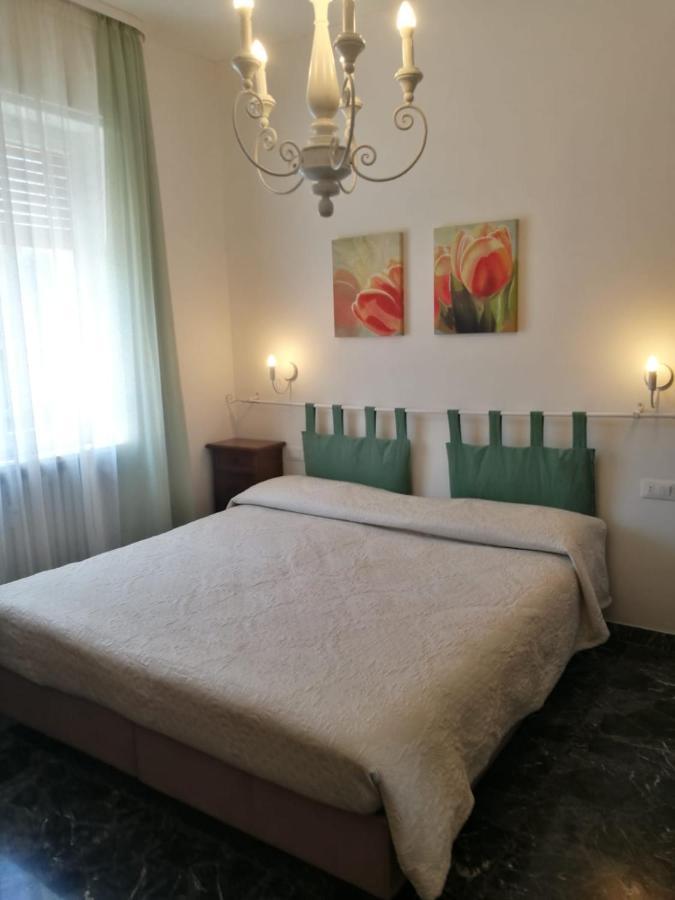 Minihouselarissa Diverona Bagian luar foto