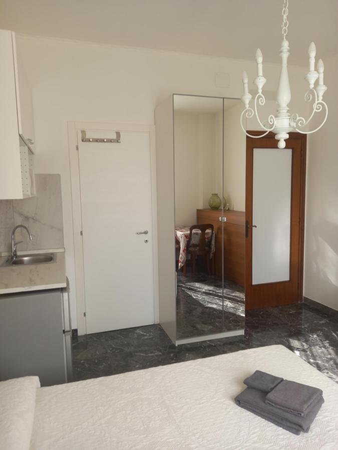 Minihouselarissa Diverona Bagian luar foto