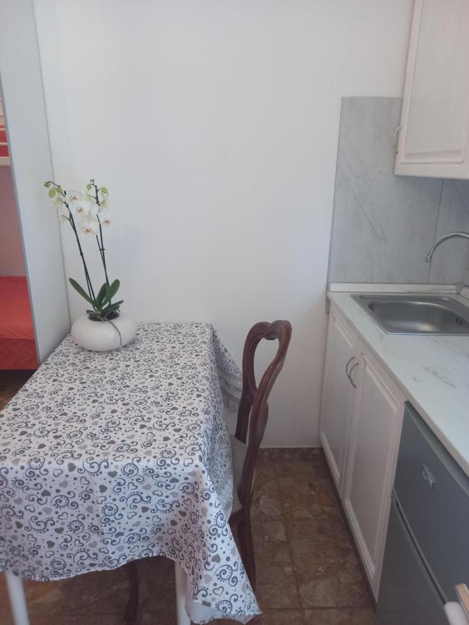 Minihouselarissa Diverona Bagian luar foto