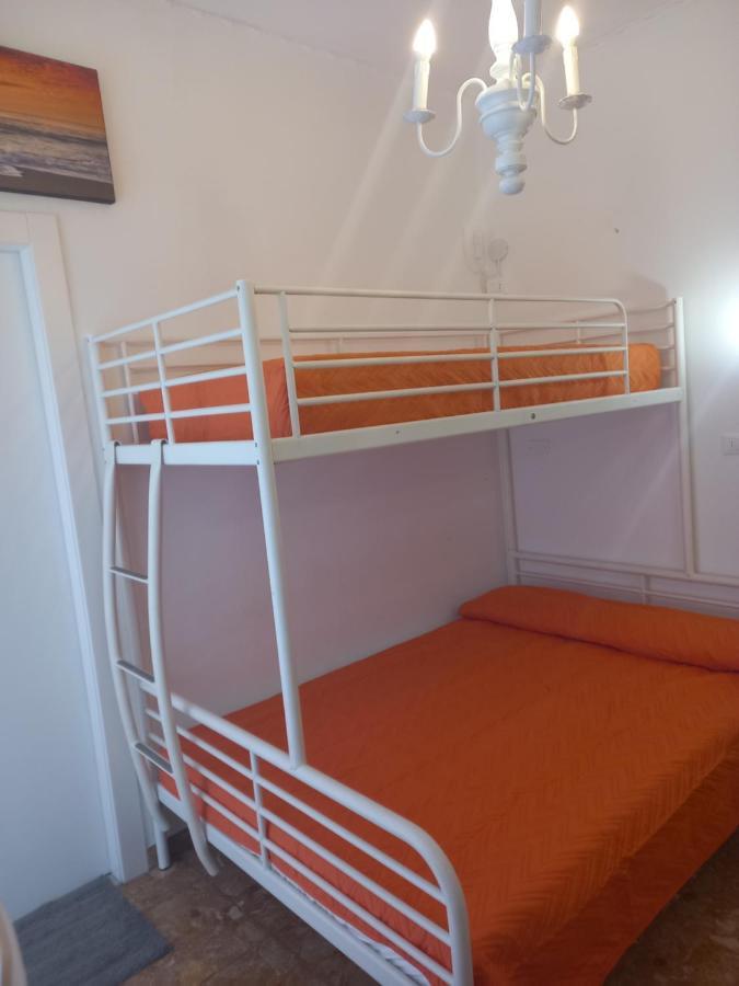 Minihouselarissa Diverona Bagian luar foto