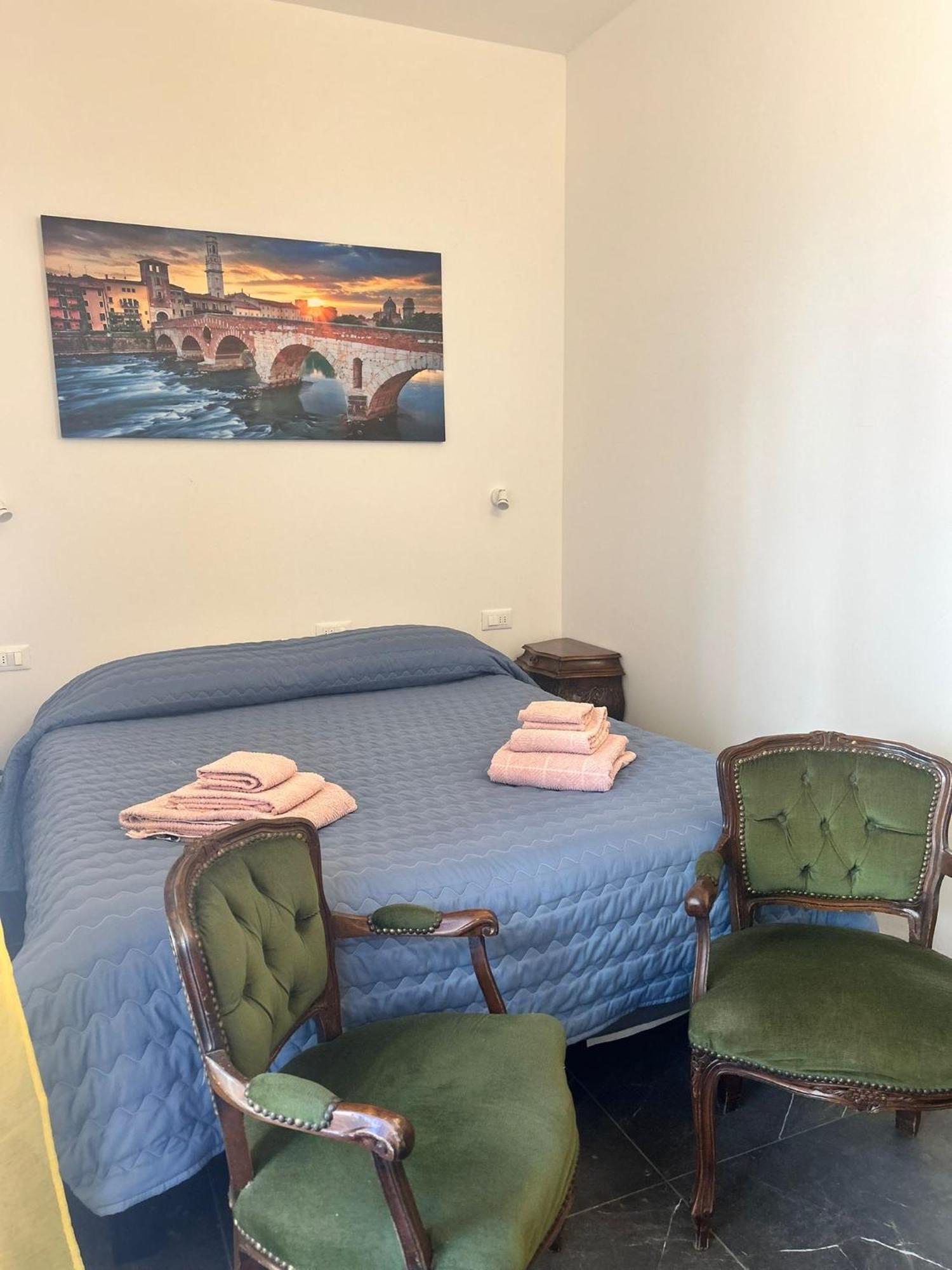 Minihouselarissa Diverona Bagian luar foto