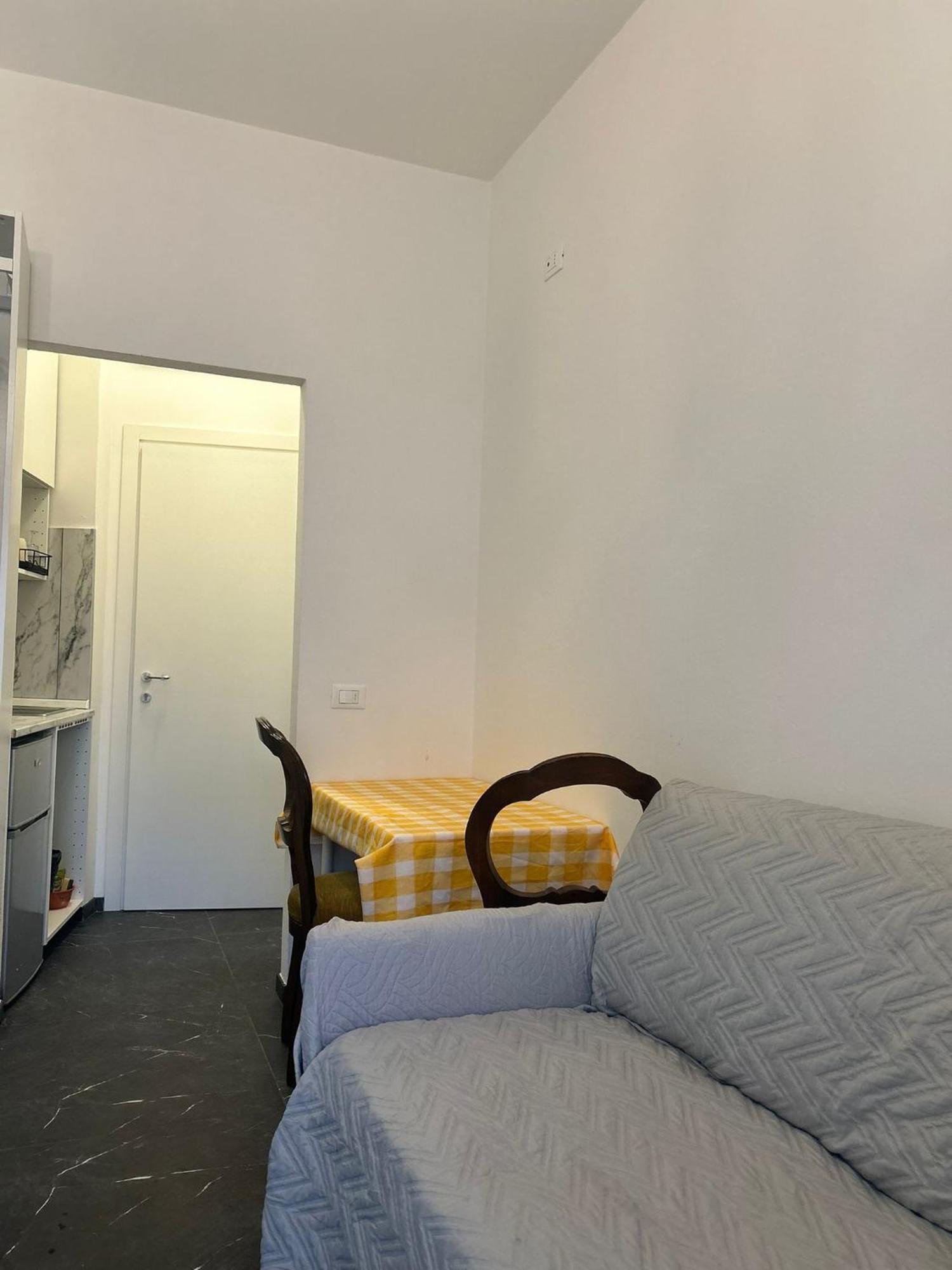 Minihouselarissa Diverona Bagian luar foto