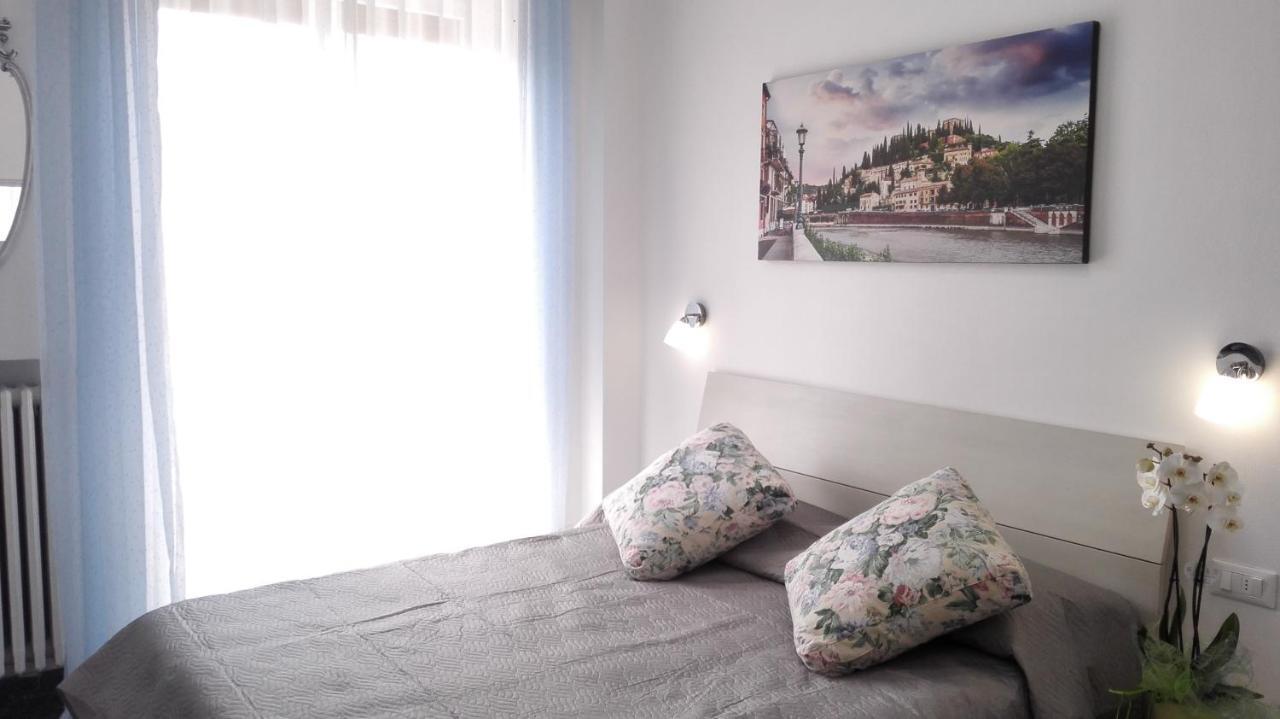 Minihouselarissa Diverona Bagian luar foto