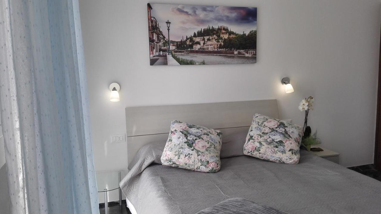 Minihouselarissa Diverona Bagian luar foto